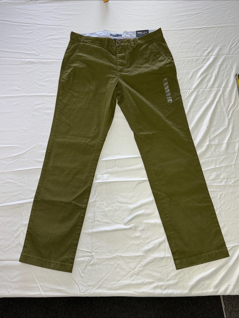Tommy Hilfiger Men's Olive Green Casual Chinos THFlex - Size 33W/32L NWT
